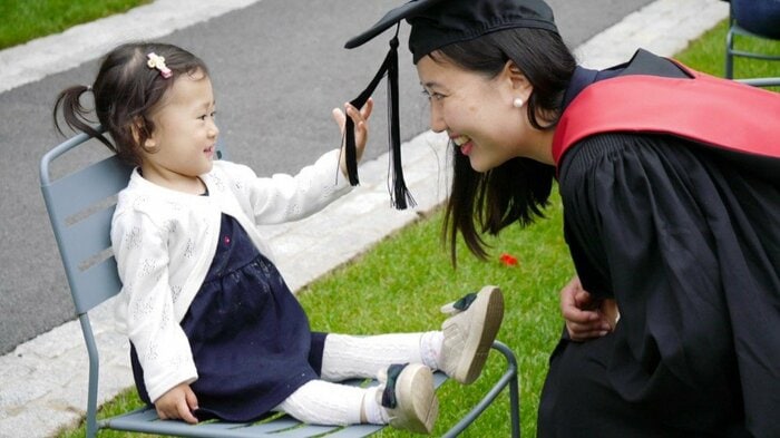 ハーバード大学院卒業時に娘と