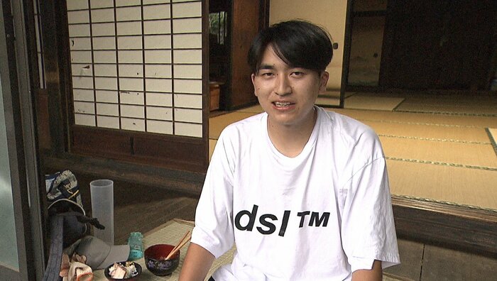 大学生ガイドは、地域の自然や文化を子供たちに伝えることは「とても意義がある」と話す