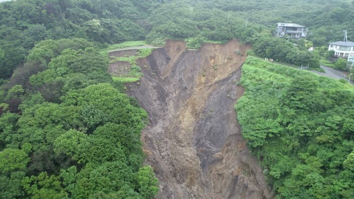 熱海土石流の起点部を静岡県が撮影(2021年7月)