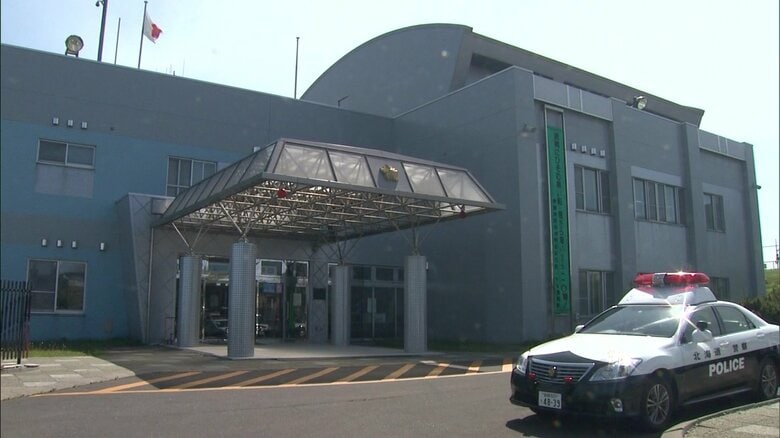 事故原因は酒気帯び運転？自宅の目の前で…軽トラックが路外に落下し”横転”運転していたのは60代男性漁師→呼気から“基準値の倍以上”のアルコール検出―頭部出血で病院搬送〈北海道根室市〉｜FNNプライムオンライン