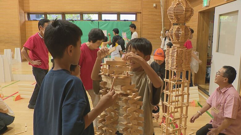 子どもたちが“ブース”運営に挑戦！遊びを通し人との関わり学ぶ「優しい丁寧な大人になって」新潟市｜FNNプライムオンライン