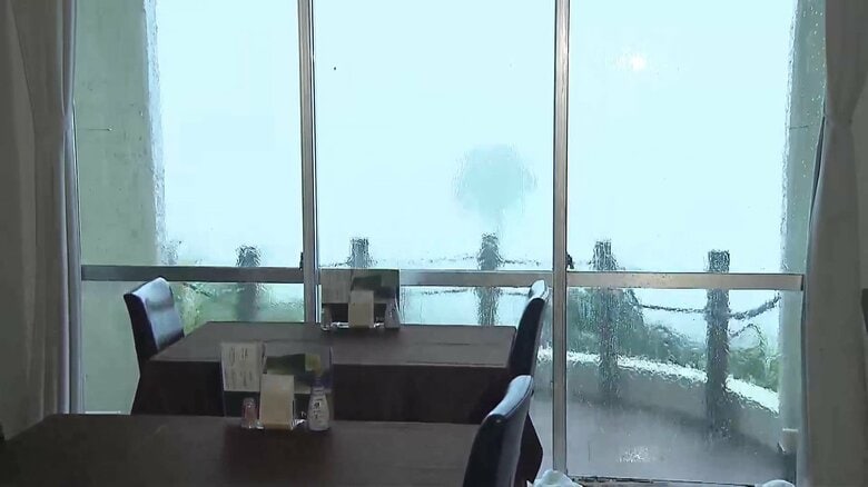 【台風22号】交通機関への影響　東名高速下りで一部通行止め　八丈島空港が終日閉鎖　東海汽船の高速ジェット船が終日全便欠航｜FNNプライムオンライン