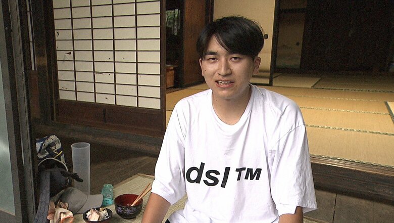 大学生ガイドは、地域の自然や文化を子供たちに伝えることは「とても意義がある」と話す