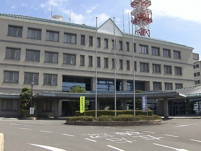 自転車の女の子2人に「足が痛いから乗せて」後ろから胸など触ったか 79歳男逮捕「落ちないようにした」