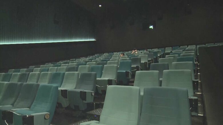 イベントは｢大声あり｣｢大声なし｣で差別化。映画館は収容定員まで入場可。