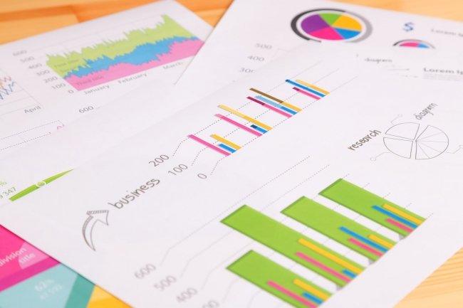 営業職の52%が感じている仕事が辛い瞬間は「成果が出ないとき」。営業職を300人以上抱える営業支援の株式会社セレブリックスが調査結果を公開。