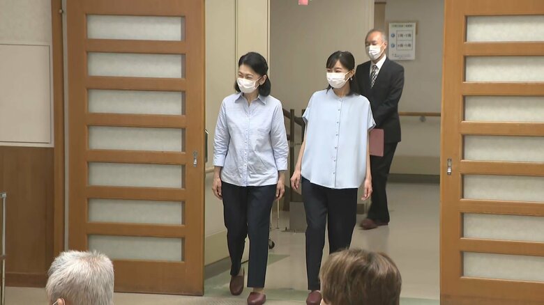 原爆養護ホームで被爆者と交流された　8月11日