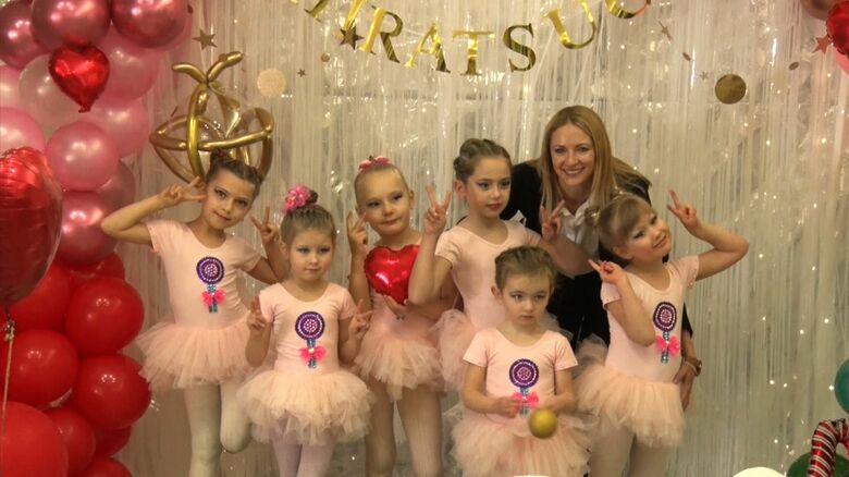 左：レギナちゃん