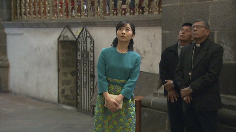 小室眞子さんも着用したエメラルドグリーンの装いの佳子さま　2023年11月