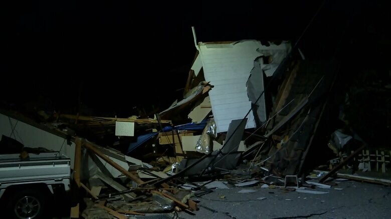 倒壊した建物（石川・輪島市）
