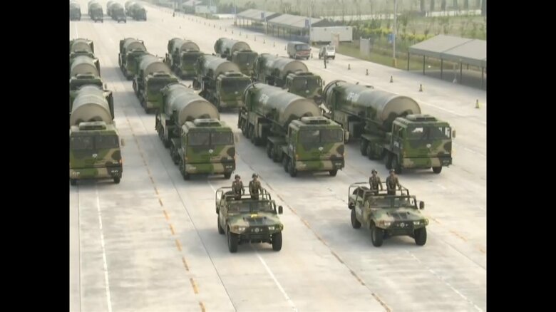 中国軍はパレードでDF-31Aを12両展示（2015年9月）
