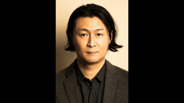 「骨灰」冲方丁さん 　「(c)干川修」