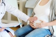 「急な里帰り出産は控えて」新型コロナ不安の妊婦に呼びかけ…日本産科婦人科学会に聞いた