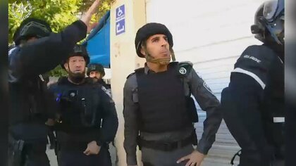 【独自】「手りゅう弾！」「負傷者を引きあげろ！」ハマスと“決死の銃撃戦”　占拠された警察署を奪還する“緊迫映像”をFNN入手