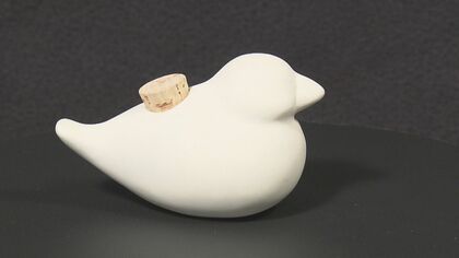 瀬戸物の技術活かす…手を温める陶器のハンドウォーマー『テタンポ』何もしない時間つくる癒しグッズとして注目