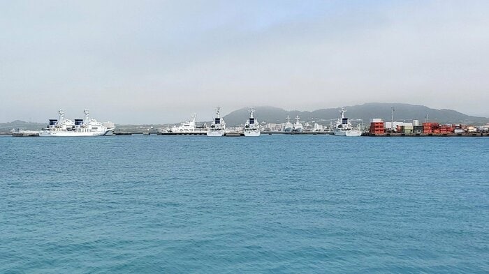 待機する尖閣諸島警備専従部隊の巡視船