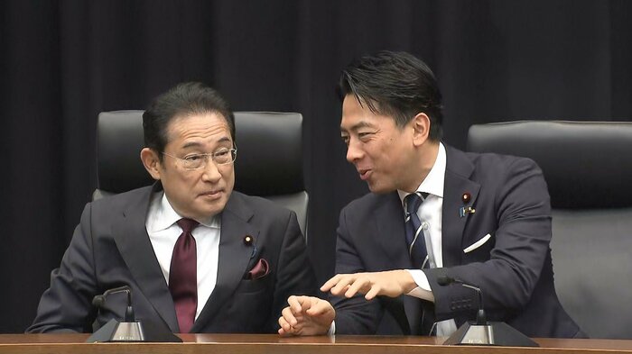 元高校球児の岸田元首相と小泉防衛相が最高顧問と幹事長にそれぞれ就任