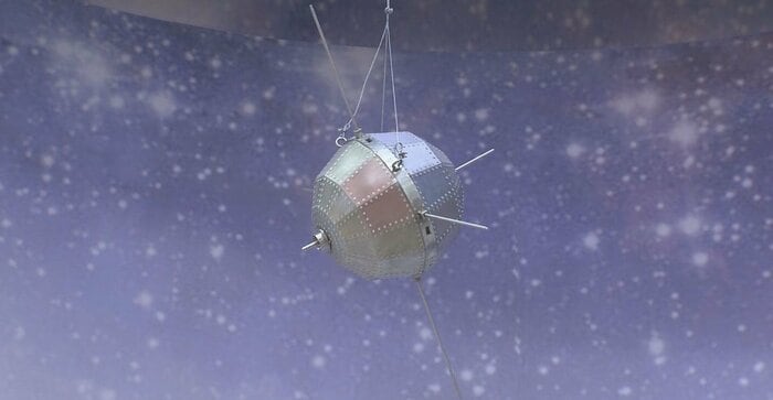 1970年4月24日に打ち上げられた中国初の人工衛星「東方紅1号」の模型