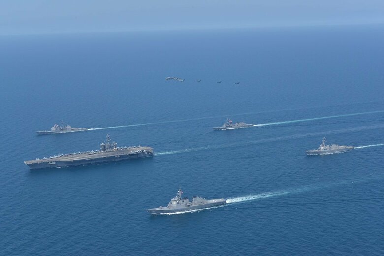 【速報】日米共同訓練の画像が公開　北朝鮮けん制も｜FNNプライムオンライン
