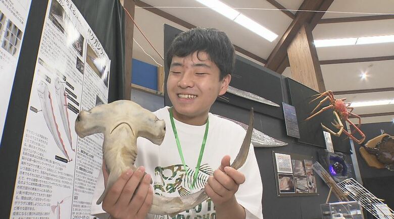 海なし県の14歳“魚博士”　夢は「長野に深海魚の水族館を」　1歳の頃から“お魚大好き”　特に深海魚に夢中「謎だらけでロマン感じる」　展示会では“自作の標本”で解説「魚好きが増えると思うとワクワク」｜FNNプライムオンライン