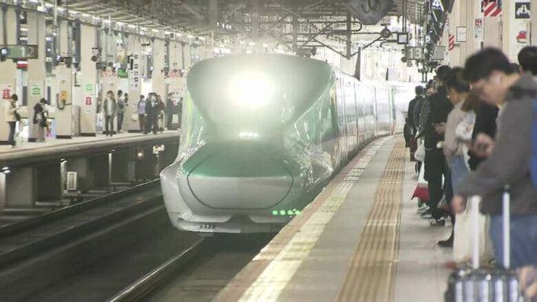 東北新幹線などの遅れ　停電の原因はカラスの感電か　最大３１分の遅れで約１０５０人に影響｜FNNプライムオンライン