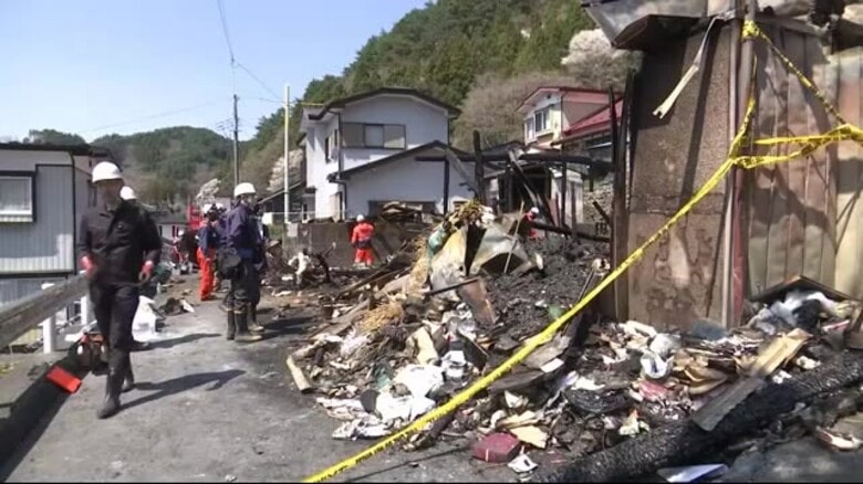住宅など6棟焼く火事で1人死亡　17日朝から実況見分　岩手県釜石市｜FNNプライムオンライン