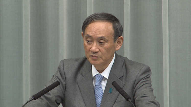 記者会見をする菅官房長官 1月8日