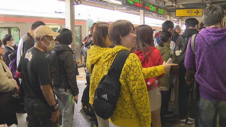 臨時列車は満員に