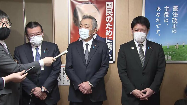 夜会食が批判され離党する大塚高司議員（左）松本純衆院議員（中）田野瀬太道議員（右）