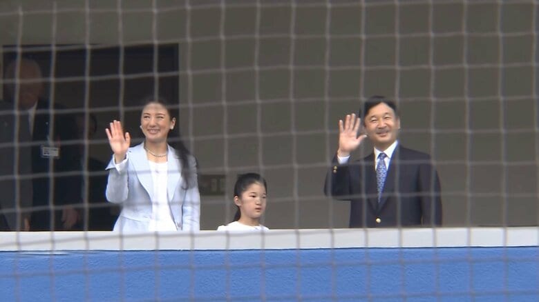 2009年神宮球場ではじめて野球観戦をされる愛子さま