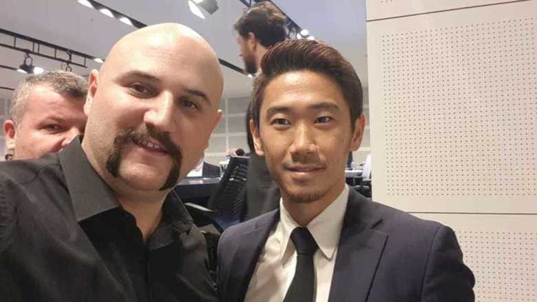 香川を慰留したのはパイロット!?「ナンネンモ イッショニイテ!」