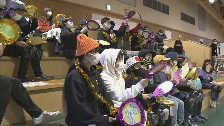 地元・村上市で見守る人たち