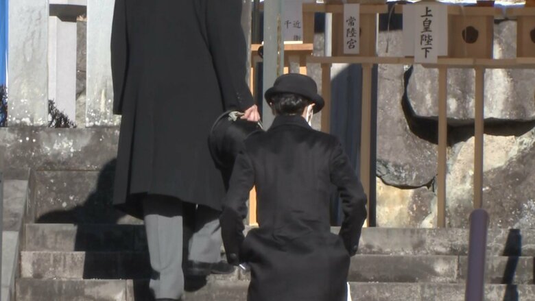 ｢昭和天皇祭の儀」に臨まれる佳子さま（7日午前 武蔵陵墓地）