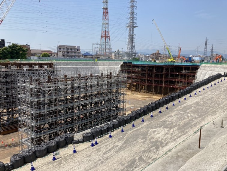 大規模地下駅の工事の様子