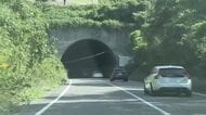 西広島バイパスのトンネルの壁に乗用車衝突　運転していた男性（７６）死亡