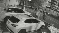 1500万円の高級レクサス盗難…わずか5分の犯行の一部始終 犯人は目出し帽にサングラスの2人組