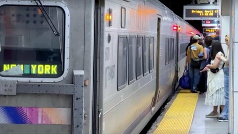 サッカーW杯決勝会場への鉄道運賃が大幅値上げ　試合日は通常の12倍近くに　NY州知事が批判「FIFAは輸送費を負担せず」