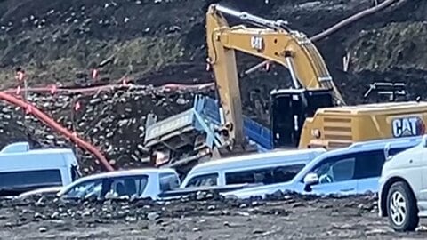 ダンプカーが貯水池に転落　70代男性が死亡　採掘場内、深さ3メートルの池　北海道・白老町