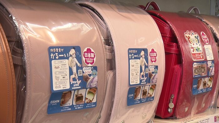 各メーカーは「軽さ」を強調