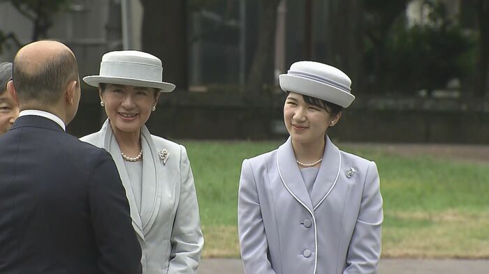 愛子さまがご質問する場面も