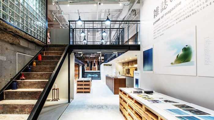 電子書籍の時代に1500円払ってわざわざ紙の本屋に入る楽しさとは何か