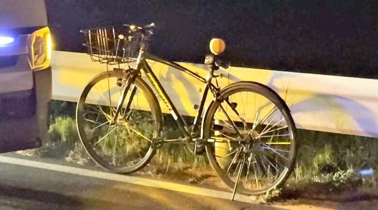 自転車の17歳高校生が車にはねられ頭蓋骨骨折などで重傷　道路脇に停車中、後ろから来た乗用車に…　59歳男を過失運転致傷の疑いで現行犯逮捕　現場は見通しの良い市道で街灯少なく　長野・松本市｜FNNプライムオンライン