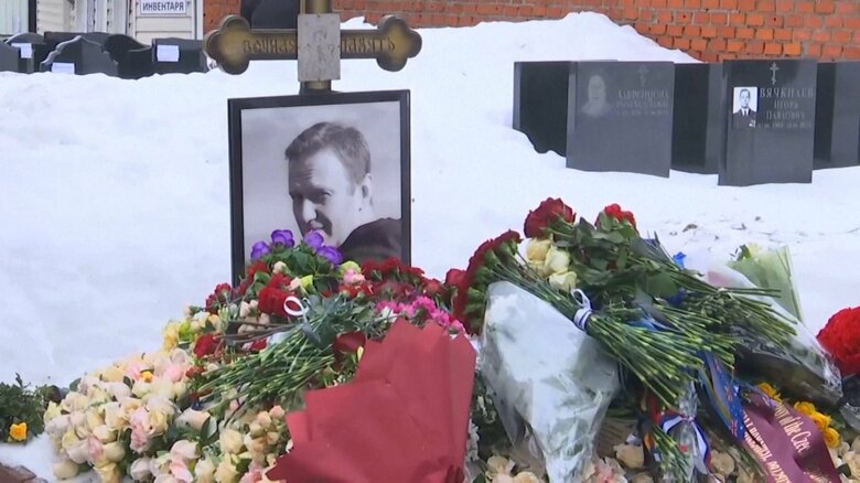 ロシア反体制指導者・ナワリヌイ氏の死亡から2年　追悼に多くの支援者　毒殺の可能性に大統領報道官「根拠がない」｜FNNプライムオンライン
