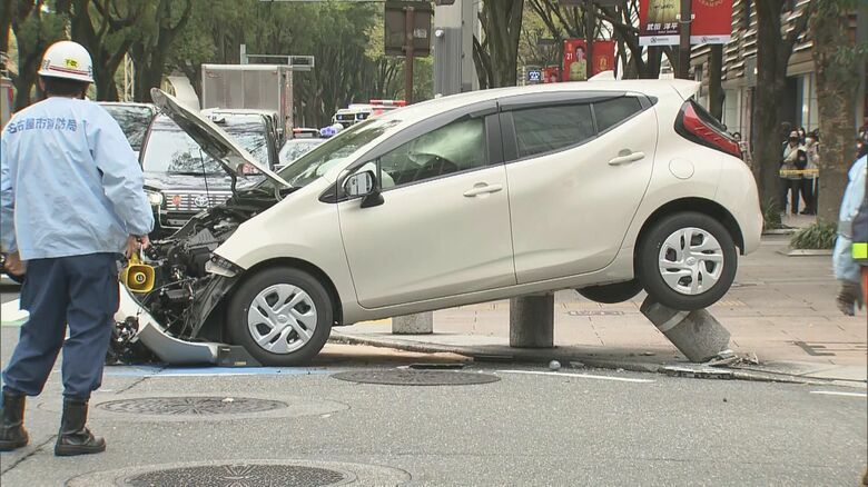 当初「アクセル強く踏んだ」と説明も…地下駐車場を出た車が暴走し7人はねた事故 “ペダルの踏み間違い”の可能性｜FNNプライムオンライン