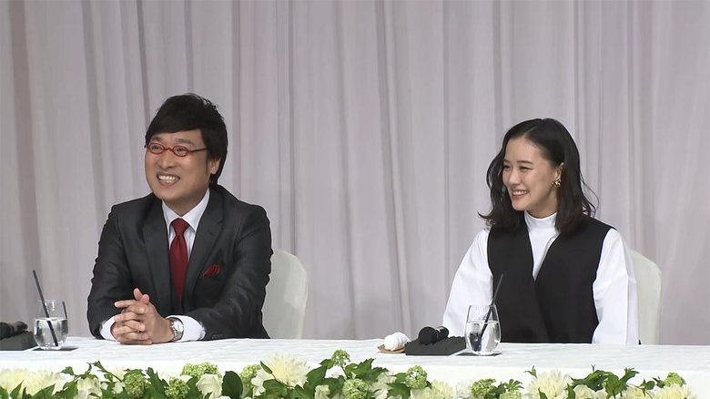【速報】蒼井優・山里亮太 結婚会見 ボクサー姿のしずちゃん乱入