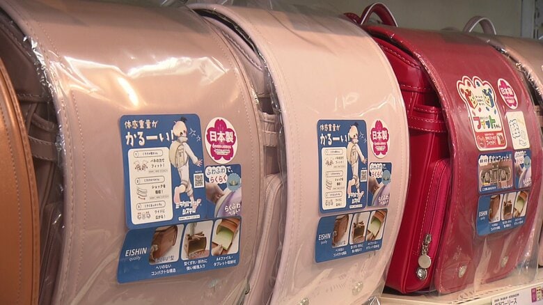 各メーカーは「軽さ」を強調