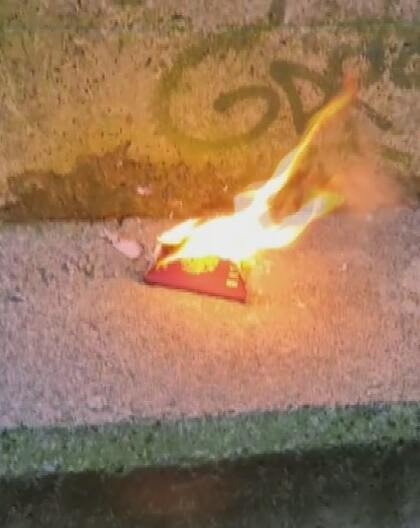 ロシアのパスポートを燃やし祖国を捨てた（ニキータさん撮影）