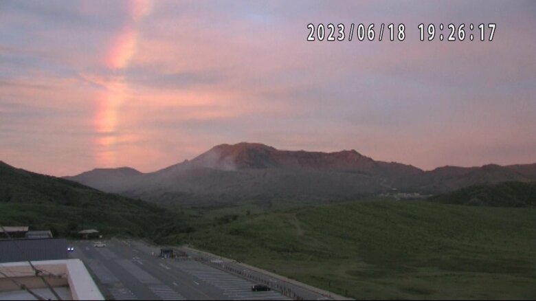 阿蘇の情報カメラが映した虹