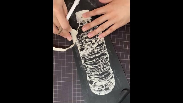 削った部分を慎重に剥がす