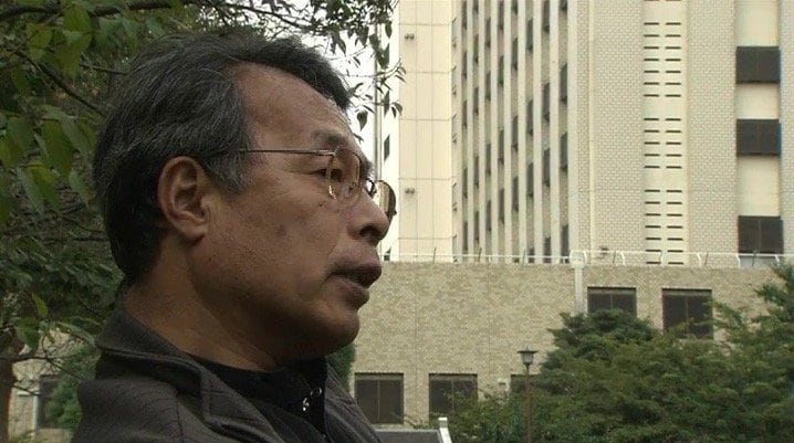 拘置所を訪れる原田さん